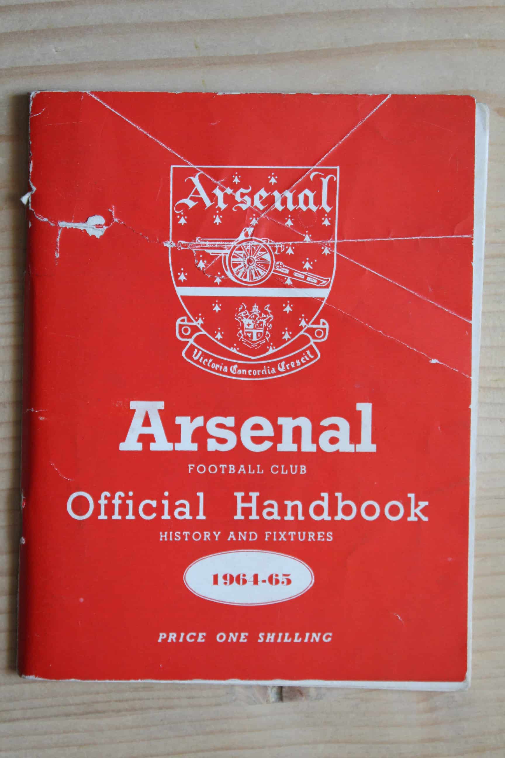 Arsenal Handbook/Yearbook v Arsenal Handbook/Yearbook